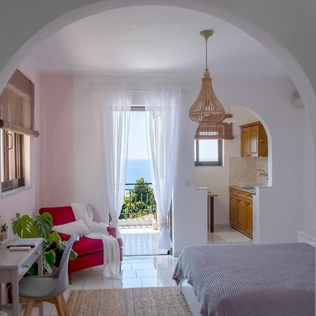 Pefkides Aegina Boutique Apartments Agia Marina  Esterno foto