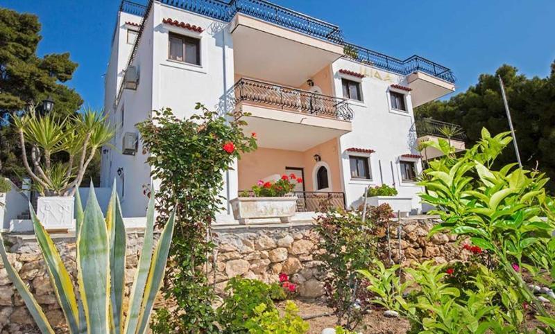 Pefkides Aegina Boutique Apartments Agia Marina  Esterno foto